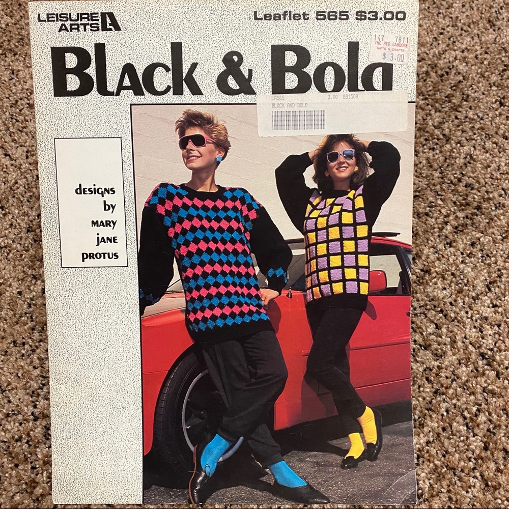 Leisure Arts Leaflet knitting 565  VTG 1987 Black & Bold Sweater Patterns